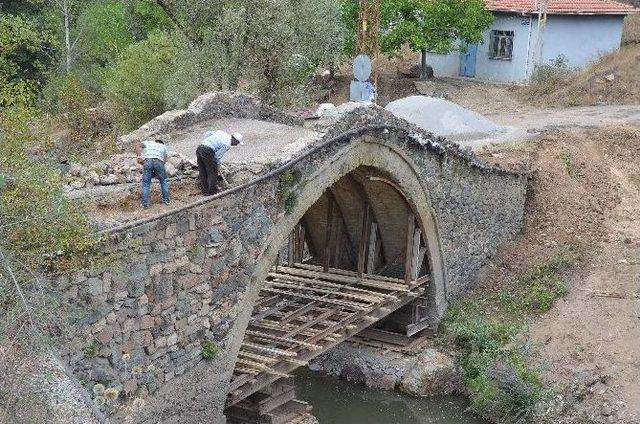 Gümüşhane’de Kamberli Köprüsü Restore Ediliyor