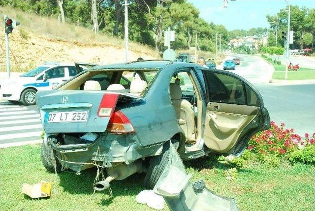 Hasta Taşıyan Ambulansla Otomobil Çarpıştı