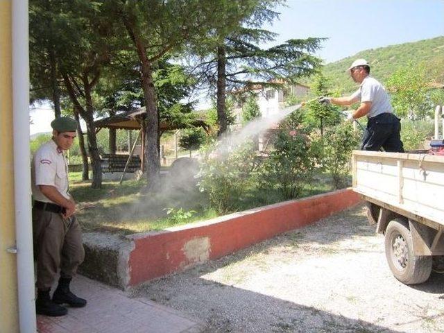 Sındırgı’da Mahalleler İlaçlanıyor