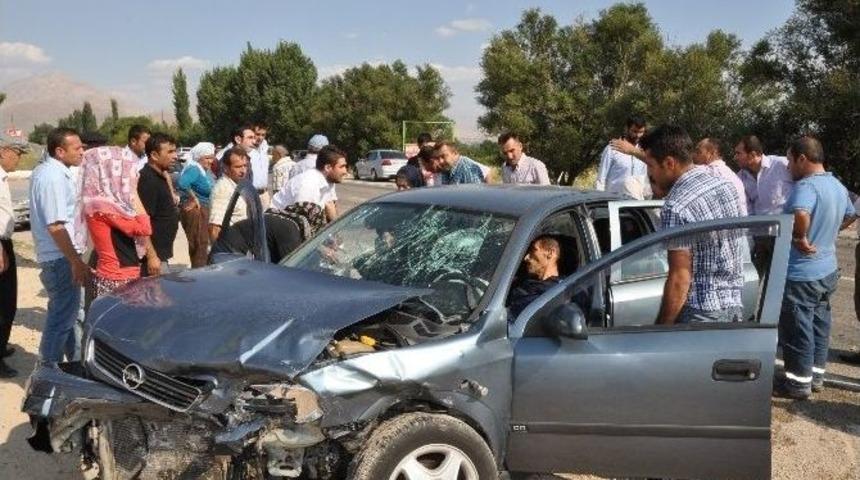 Afşin Yolunda Zincirleme Kaza: 6 Yaralı