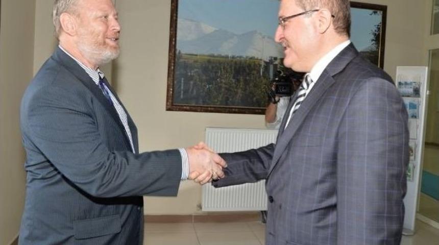 Abd B&uuml;y&uuml;kel&ccedil;iliği Ekonomi M&uuml;steşarı Turner&rsquo;den Vali Vekili G&uuml;ndoğan&rsquo;a Ziyaret