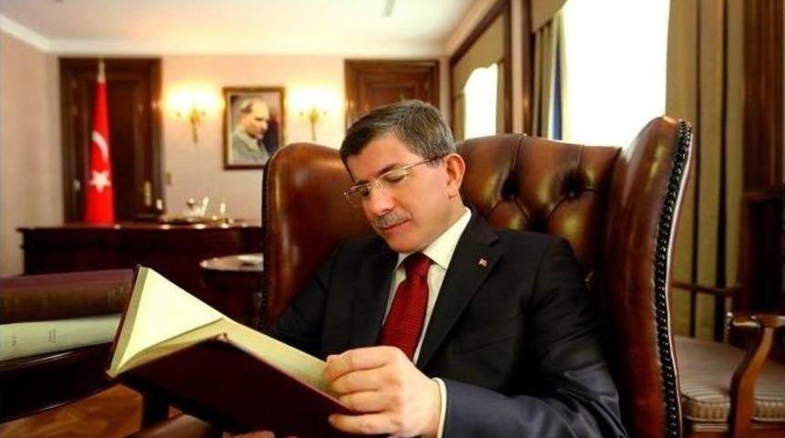 Ak Parti Genel Başkan Adayı Ahmet Davutoğlu
