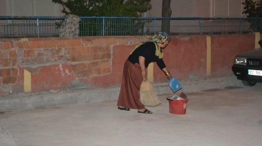 &Ccedil;&ouml;p Aracı Gelmeyen Semtte İş Başa D&uuml;şt&uuml;