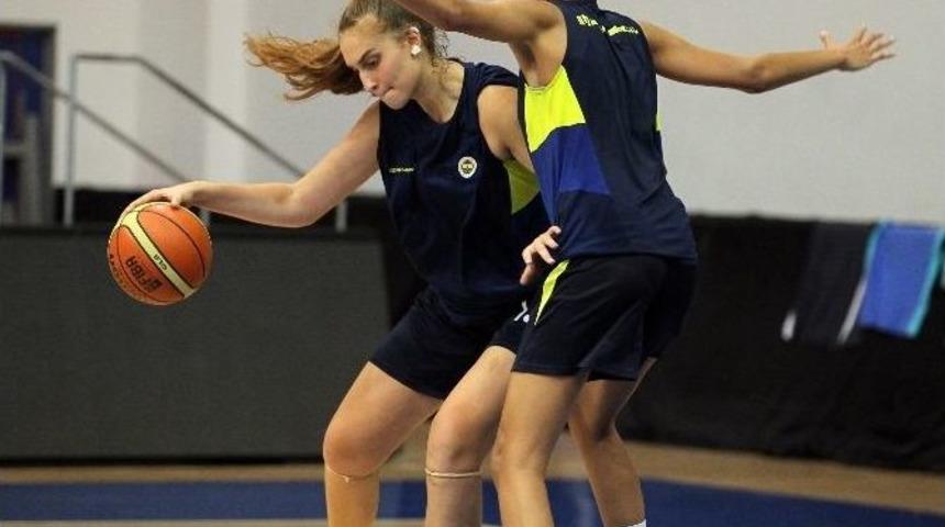 Fenerbah&ccedil;e Bayan Basketbol Takımı Sezonu A&ccedil;tı