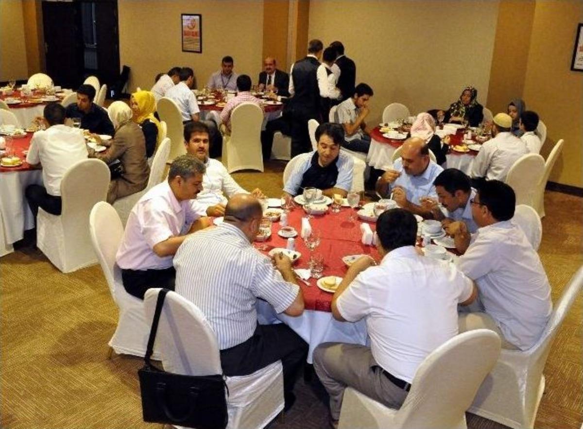 Şifa &Uuml;niversitesi, 7 İlde Velileriyle Buluşuyor