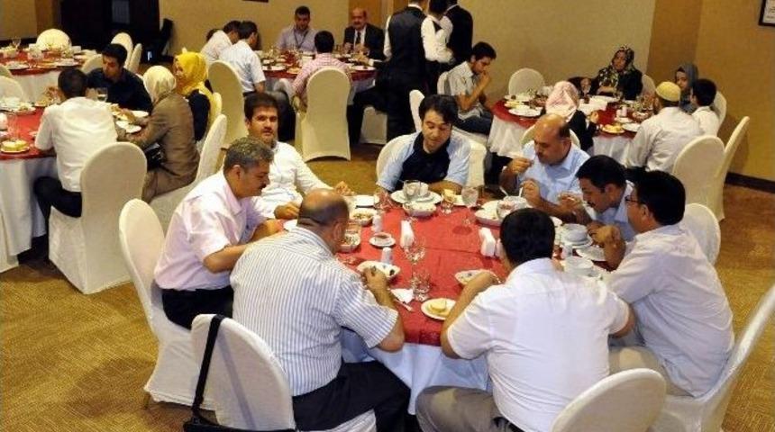 Şifa &Uuml;niversitesi 7 İlde Velileriyle Buluşuyor