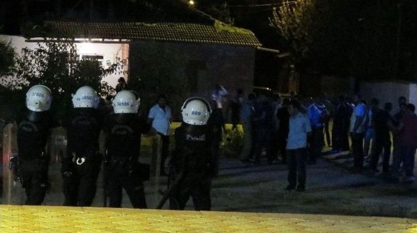 Mahalledeki &Ccedil;ocuk Kavgası Polisi Alarma Ge&ccedil;irdi