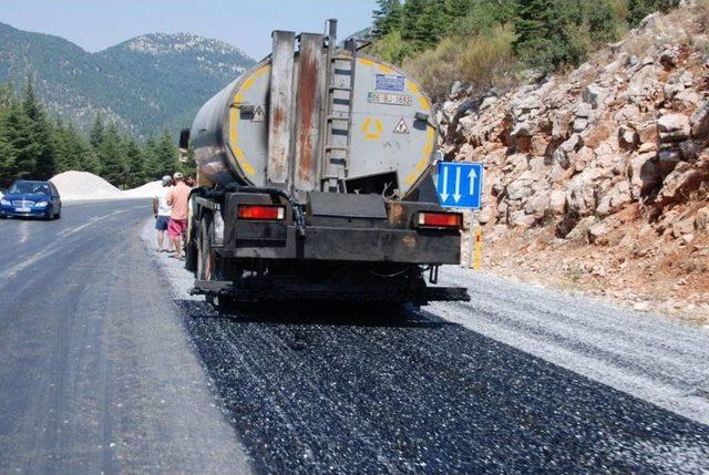 Akseki'de Asfalt Kaplama Çalışmalarına Başlandı