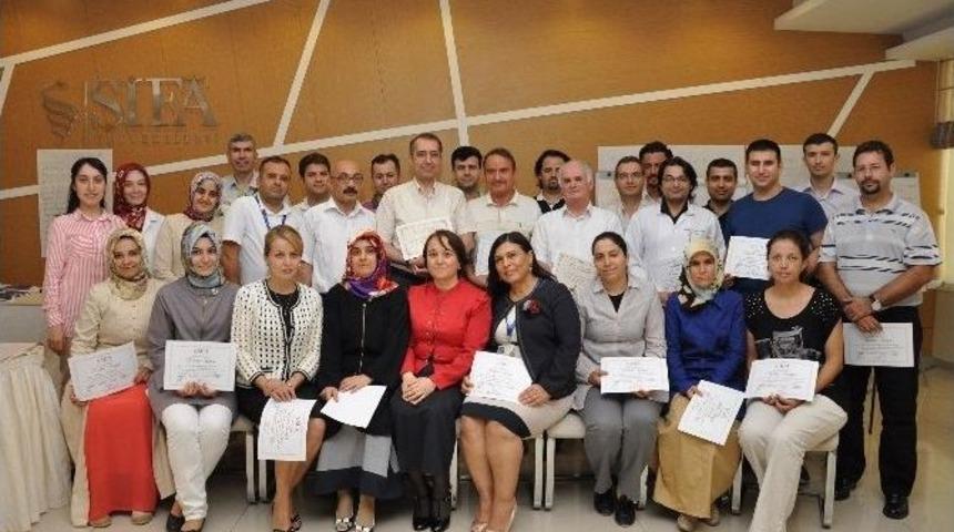 &Ouml;ğrencilerden &Ouml;nce Hocalar Eğitim Aldı