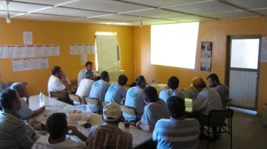 Jandarma&rsquo;dan Trakt&ouml;r S&uuml;r&uuml;c&uuml;lerine Eğitim Verildi