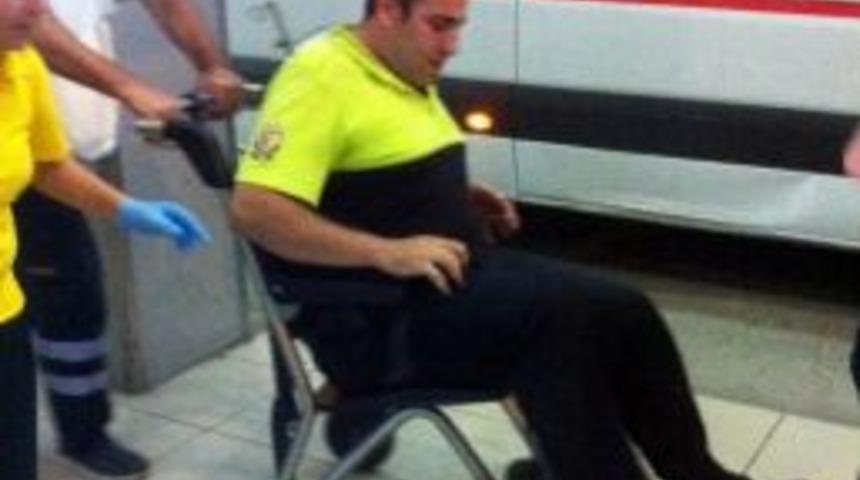 Motosikleti Polisin &Uuml;zerine S&uuml;r&uuml;p Ka&ccedil;tı