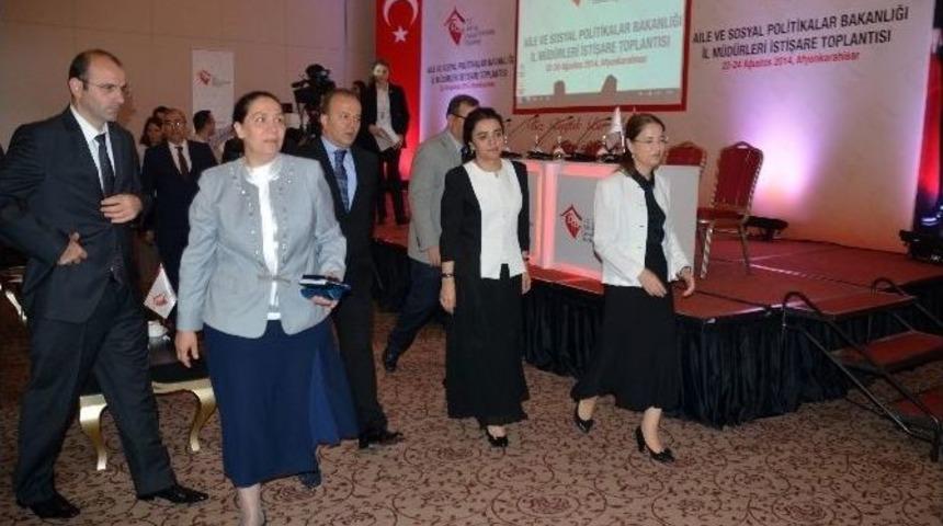 Bakan Ayşeg&uuml;l İslam Afyonkarahisar&rsquo;da