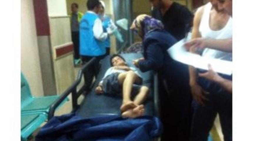 Otomobilin &Ccedil;arptığı &Ccedil;ocuk Yaralandı