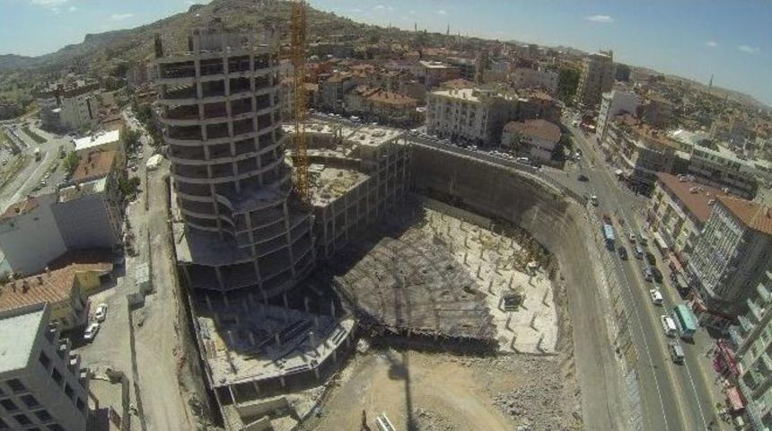 Belediye Hizmet Binası Ve Ticaret Kompleksi Y&uuml;kseliyor