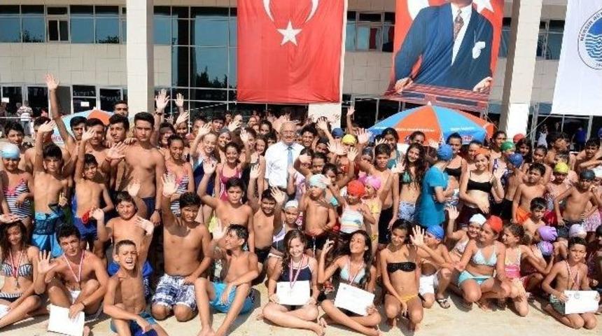 Y&uuml;zme Kursunda İkinci Sertifikalar Verildi