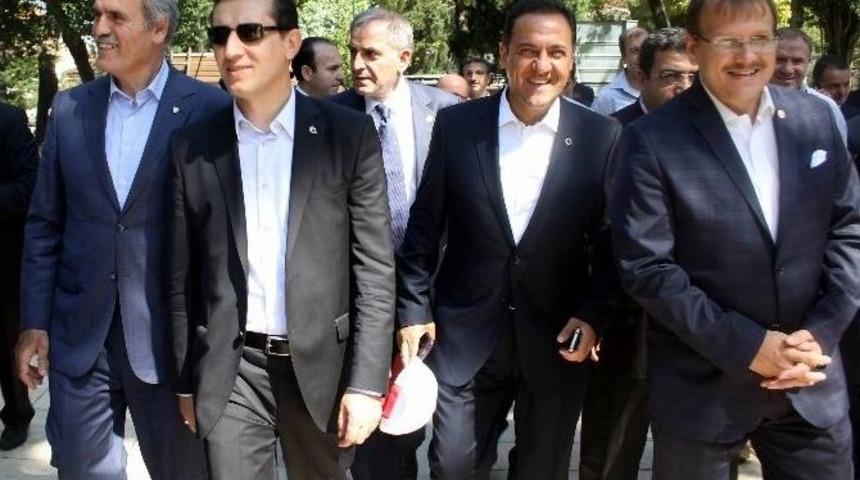 İşler, Şehzade Mustafa&rsquo;nın T&uuml;rbesinde Dua Etti