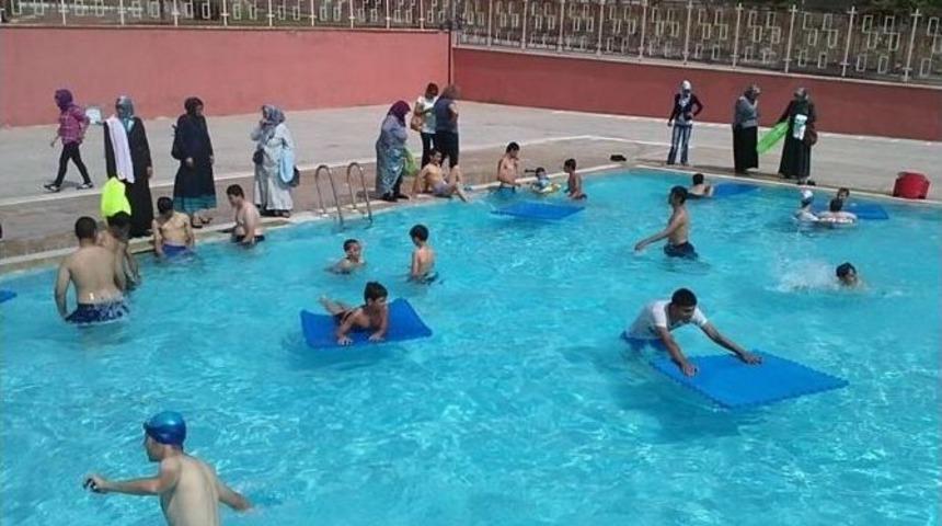 Engellilerin Havuz Keyfi