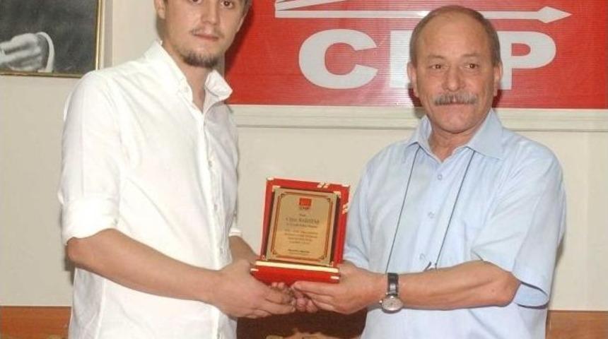 Balıkesir Chp Gen&ccedil;lik Kolları Başkanı İstifa Etti