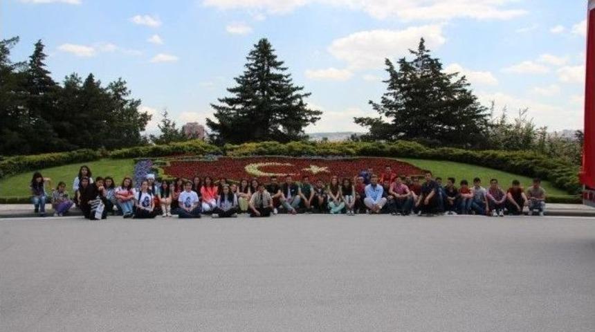 Tyanalı Gen&ccedil;ler Ata&rsquo;sının Yolunda