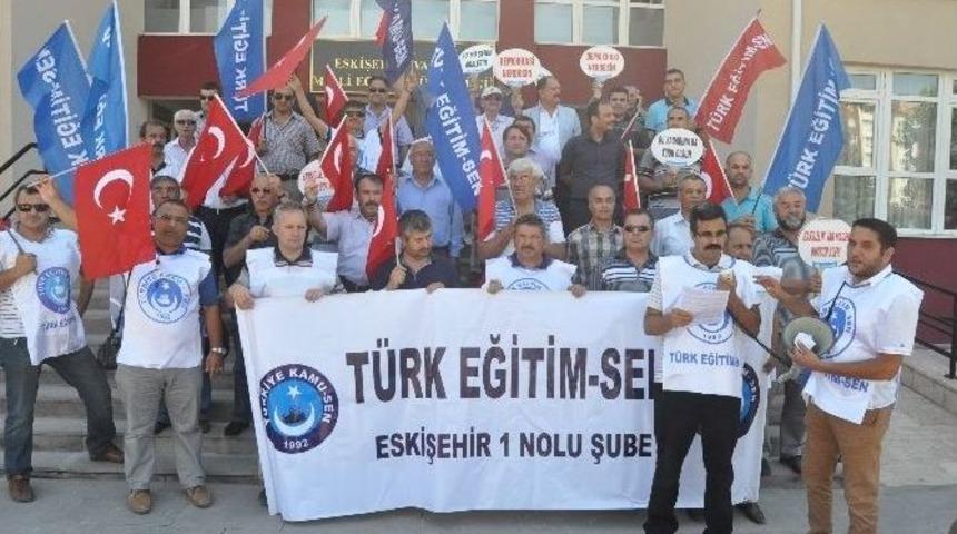 T&uuml;rk Eğitim-sen&rsquo;den M&uuml;d&uuml;r Atamalarına Tepki Eylemi