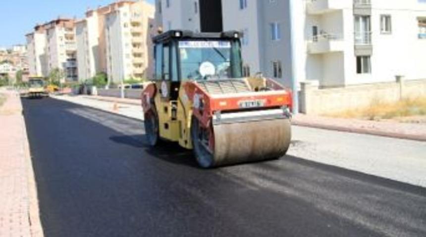 Ki&ccedil;ik&ouml;y&rsquo;de 9 Sokakta Asfalt &Ccedil;alışması