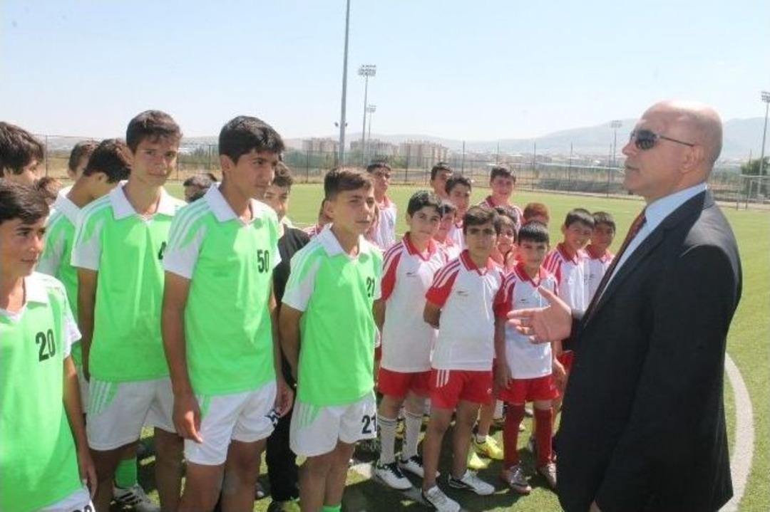 Yakutiye&rsquo;nin Yaz Spor Okullarında Eğitim Alan &Ccedil;ocuklara Sertifikaları Verildi