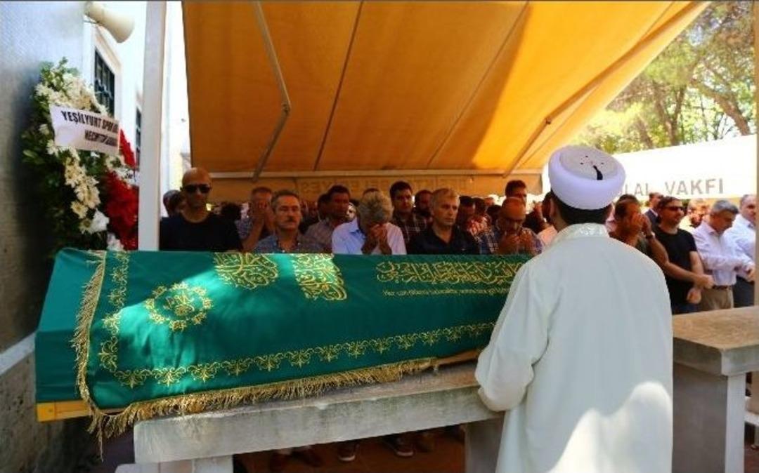 &Uuml;nl&uuml; Teknik Direkt&ouml;r Uğur T&uuml;t&uuml;neker&rsquo;in Acı G&uuml;n&uuml;&hellip;