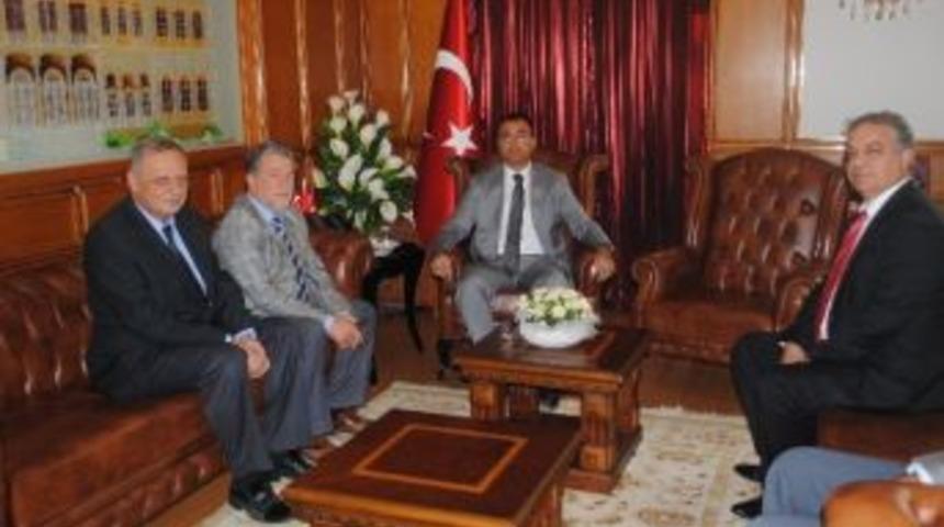 Ayakkabıcılar Sorunlarını Valiye İletti