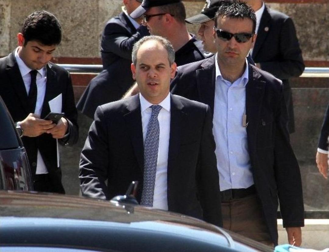 Halef İle Selef Aynı Camide