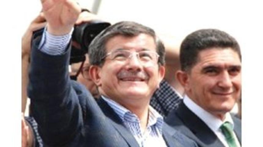 &Ccedil;elebi: &ldquo;ahmet Davutoğlu İsmi İstikrarın Devamı İ&ccedil;in &Ouml;nemlidir&rdquo;