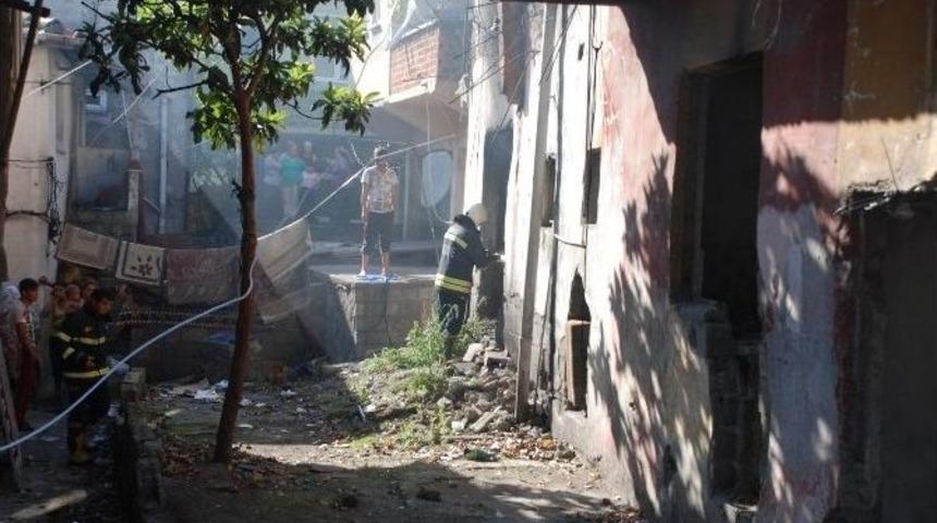 Metruk Binada &Ccedil;ıkan Yangın Korkuttu