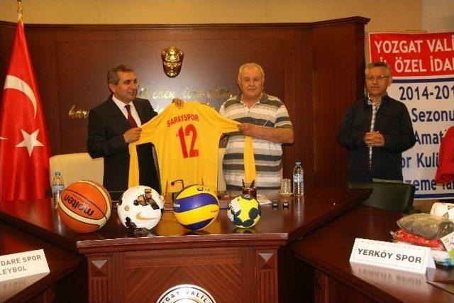 Yozgat’ta Amatör Spor Kulüplerine Malzeme Desteği Yapıldı