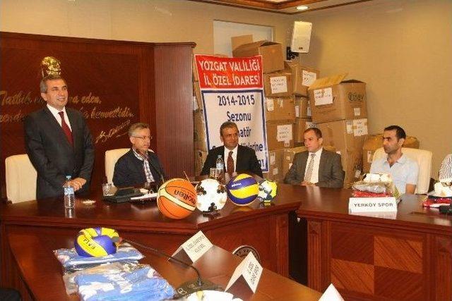 Yozgat’ta Amatör Spor Kulüplerine Malzeme Desteği Yapıldı