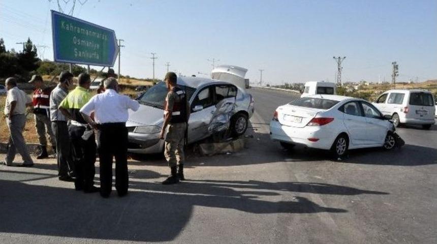 Gaziantep&rsquo;te Trafik Kazası: 2 Yaralı