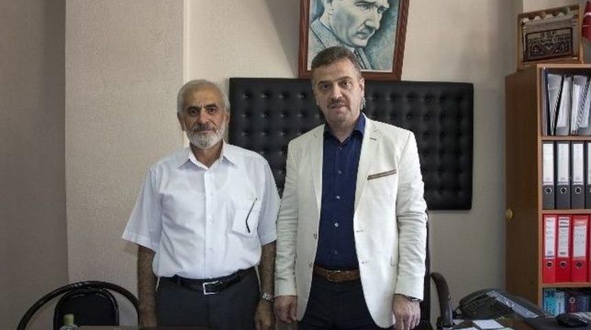 Başkan Usta, H&uuml;rriyet Mahallesi Muhtarlığını Ziyaret Etti