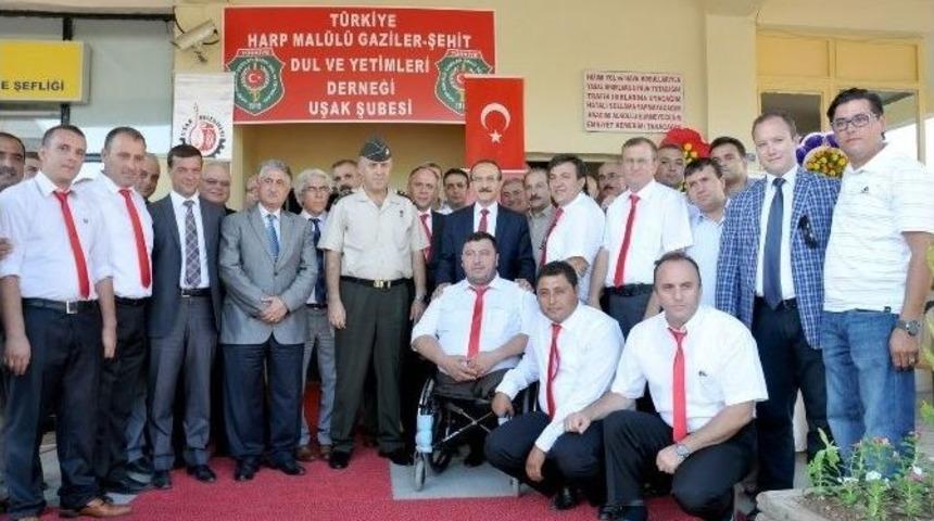 Uşak&rsquo;ta Kurtuluş Haftasına Girerken Anlamlı A&ccedil;ılış