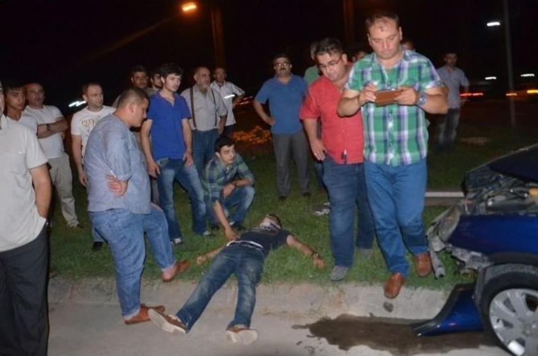 Hasta Taşıyan Ambulans İle Otomobil &Ccedil;arpıştı: 3 Yaralı