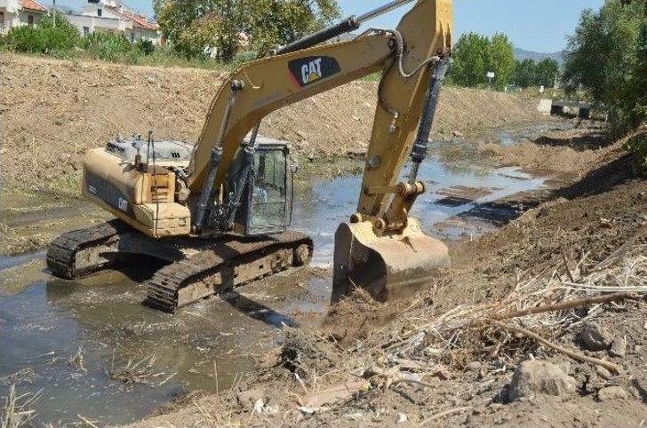 Dikili’de Dere Yataklarında Temizlik Seferberliği G2