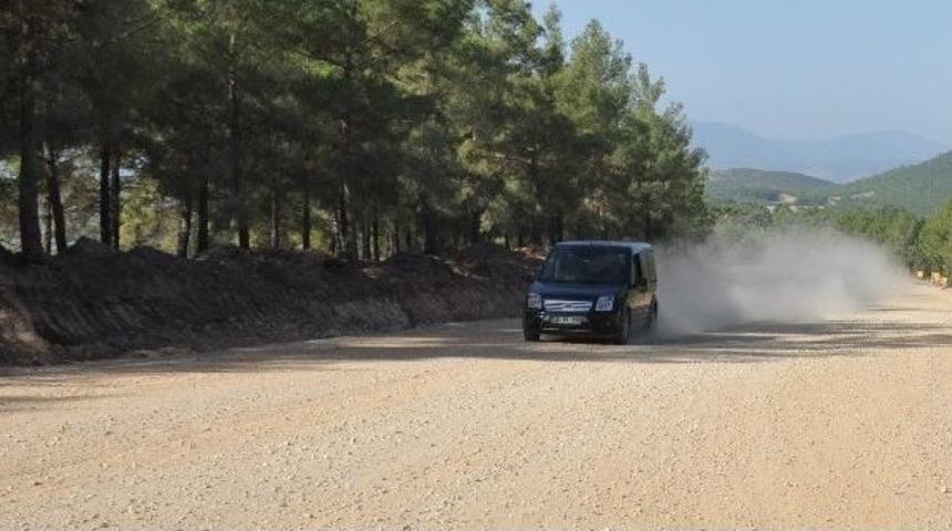 Yatağan-kavaklıdere Karayolu S&uuml;r&uuml;c&uuml;leri Canından Bezdirdi