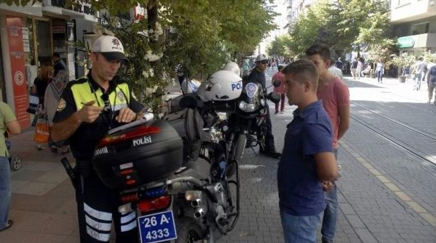 Polisten Motosiklet S&uuml;r&uuml;c&uuml;lerine Denetim