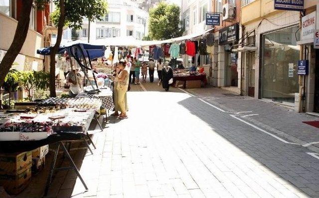 Pazarcılar Yerlerini Beğenmedi