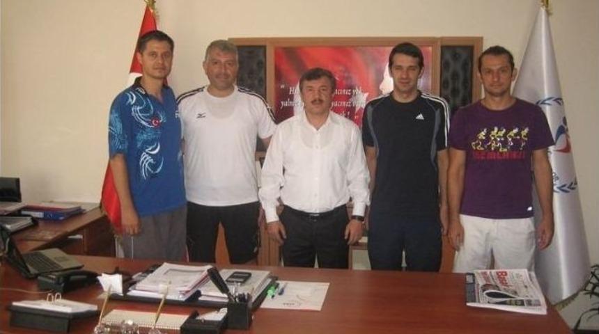 Masa Tenisi Milli Takım Antren&ouml;rleri Kaplan&rsquo;ı Ziyaret Etti