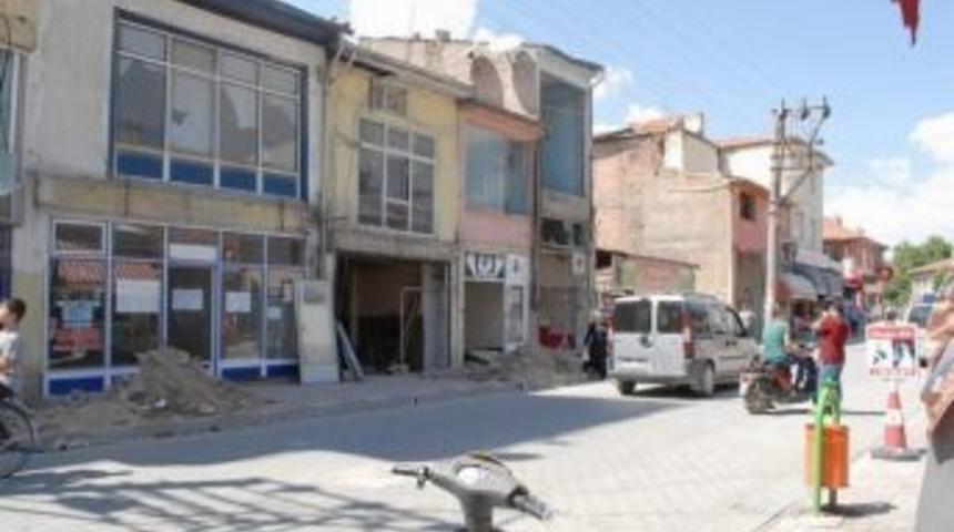 Bolvadin&rsquo;de Gillak Pasajı Yıkım &Ccedil;alışmamaları Başladı