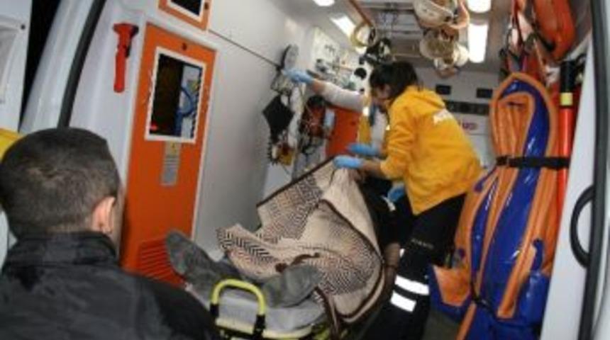 Odun Yerine Bacağını Kesti