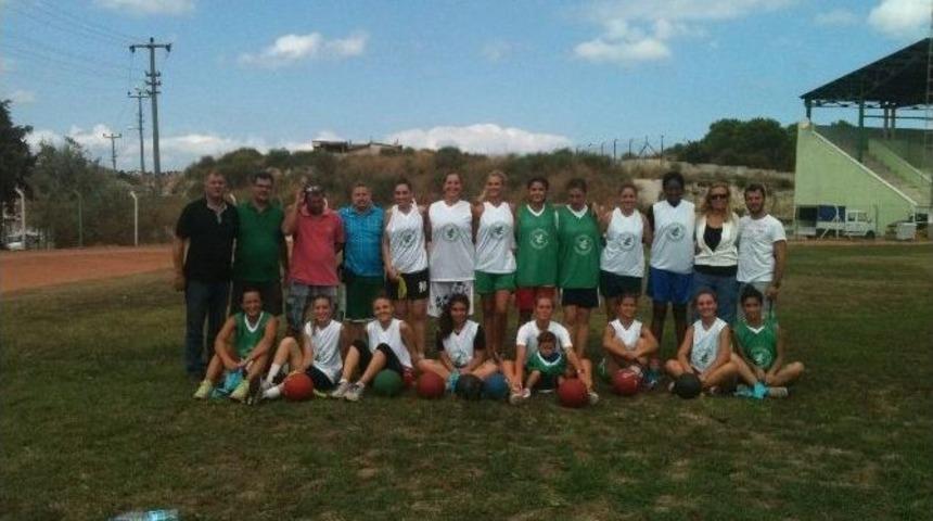 Urla Gen&ccedil;lik Spor Basketbol Takımı Sezonu A&ccedil;tı