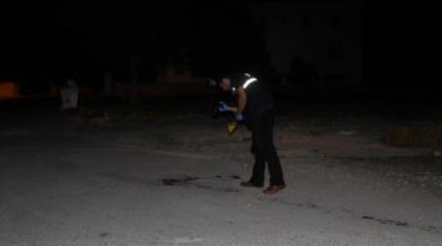 Gen&ccedil; Kız Para Y&uuml;z&uuml;nden Arkadaşının Boğazını Kesti