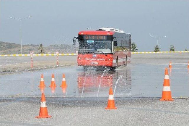 2 Bin 600 Şoför Eğitimden Geçti