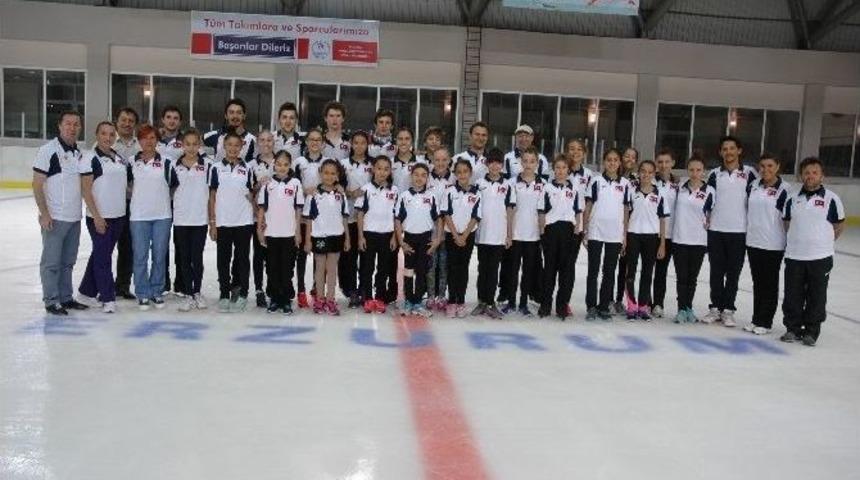 Artistik Buz Pateni Milli Takımının Erzurum Kampı S&uuml;r&uuml;yor