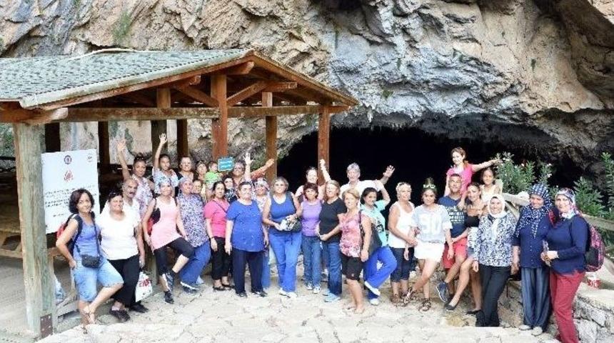 Muratpaşa&rsquo;lı Yetişkinlerin Gezi Keyfi