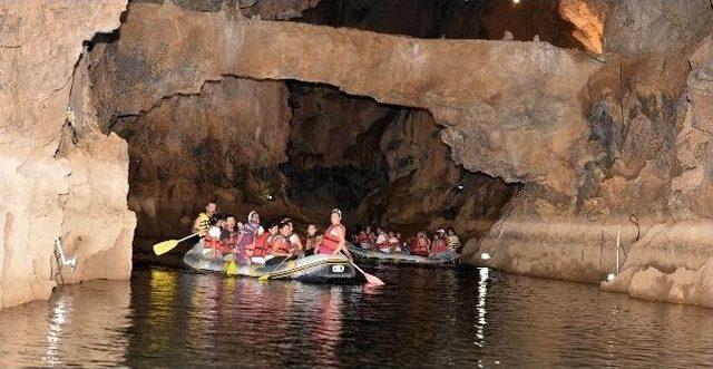 Muratpaşa’lı Yetişkinlerin Gezi Keyfi